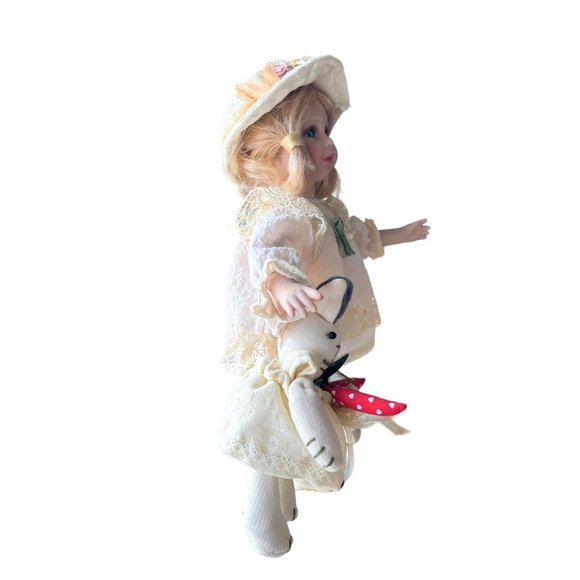 Vintage Porcelain Little Girl‎ Doll Holding a Rabbit - Stand Included - Picture 4 of 10